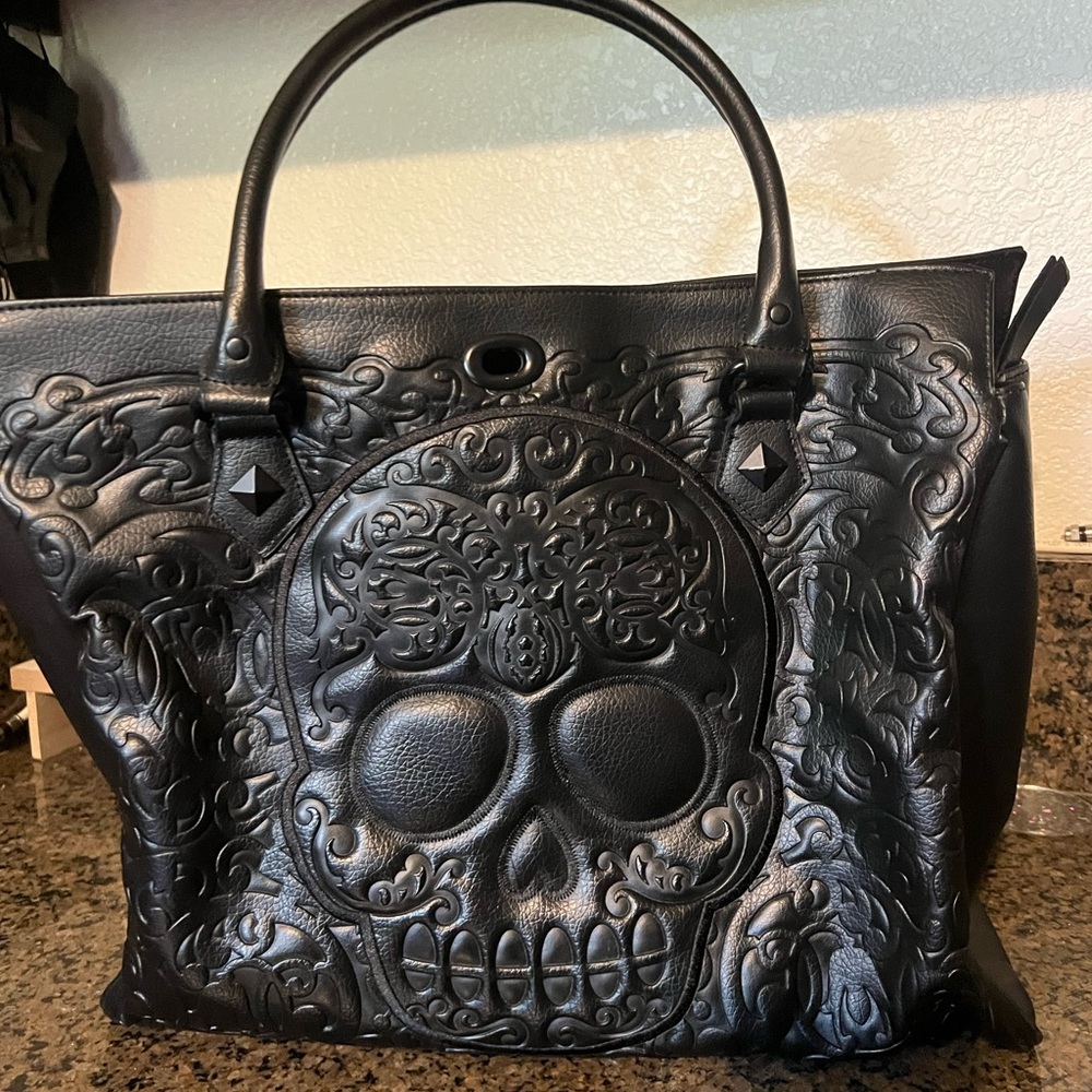 Lounge Fly Skull large bag
